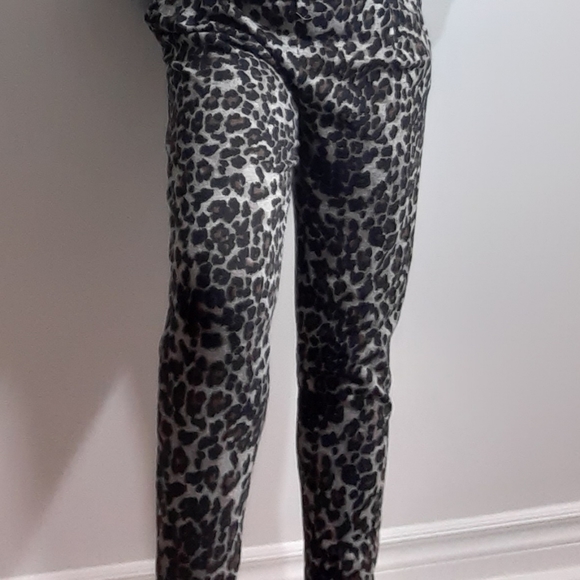Leopard print pants - Picture 8 of 11